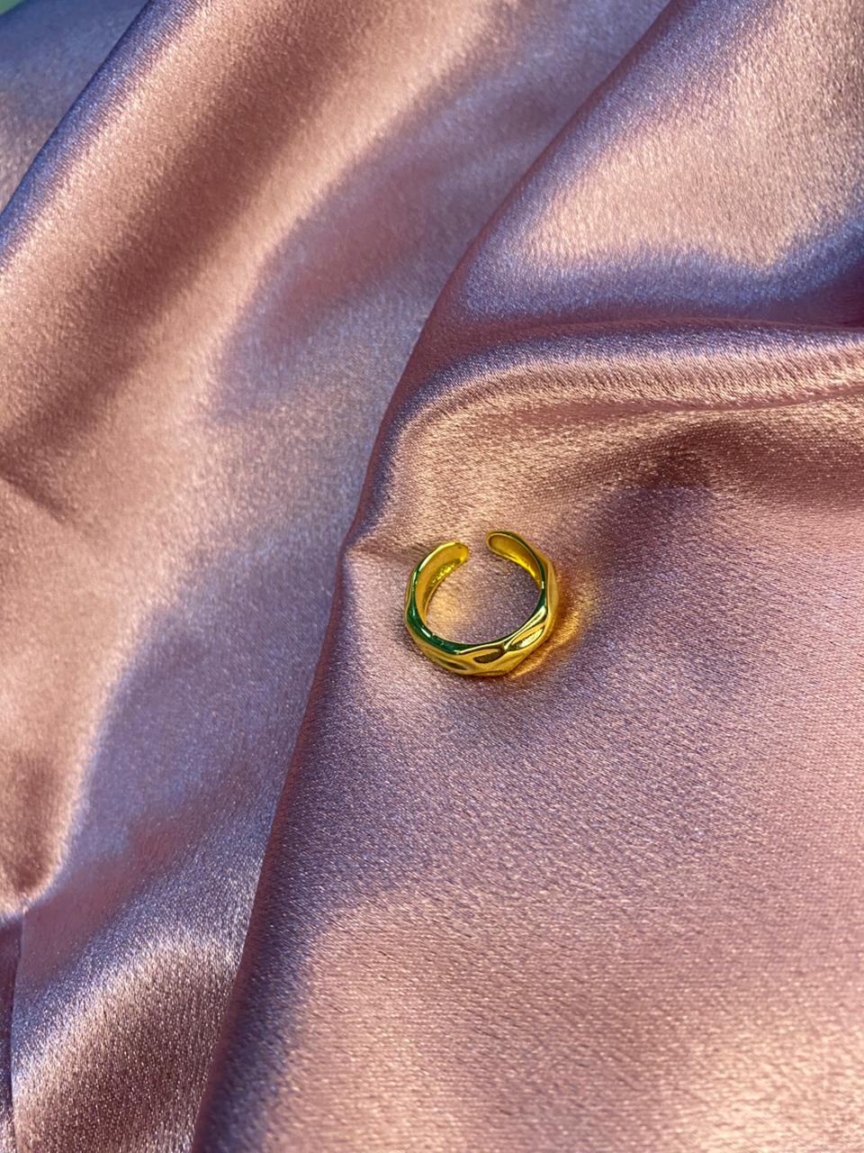 classic gold ring