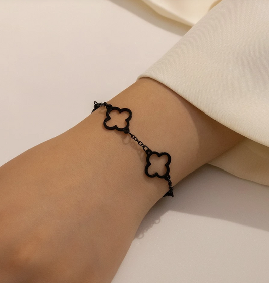 Hollow Clover Bracelet