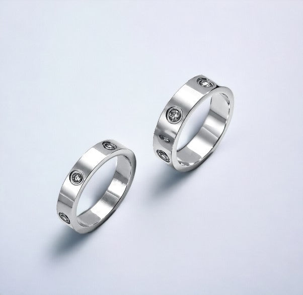 CleefLux™ Love Ring