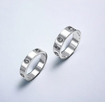 CleefLux™ Love Ring