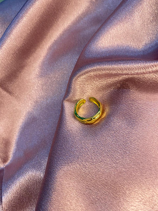 classic gold ring
